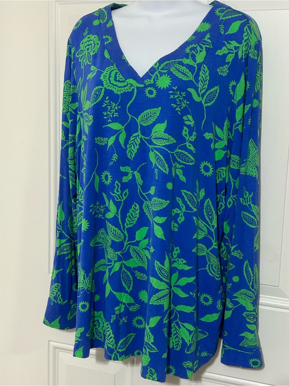 Belle by Kim Gravel Blue V-Neck Floral Tunic with Green Print